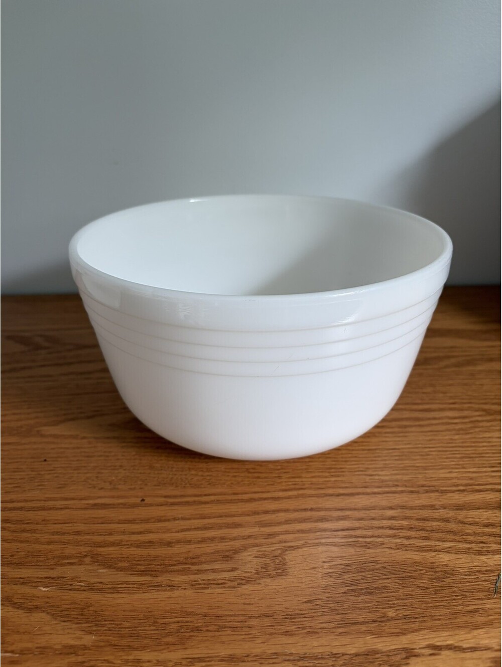 Vintage Pyrex White Glass #25 Mixer Bowl, Ribbed, 8.5” Diameter